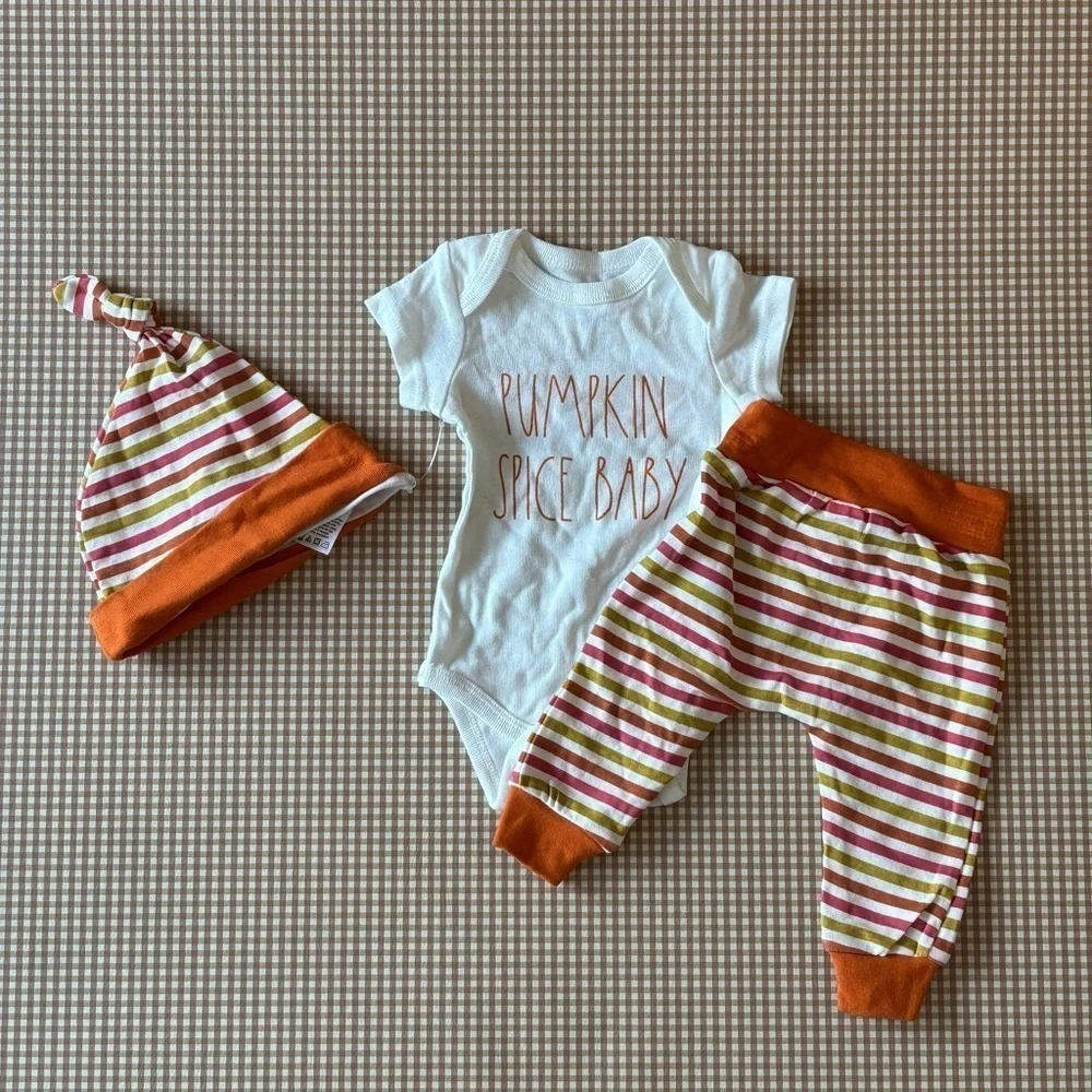 RAE DUNN PUMPKIN SPICE BABY 3 piece set bodysuit/pants & hat.Baby boy girl 0-3mo